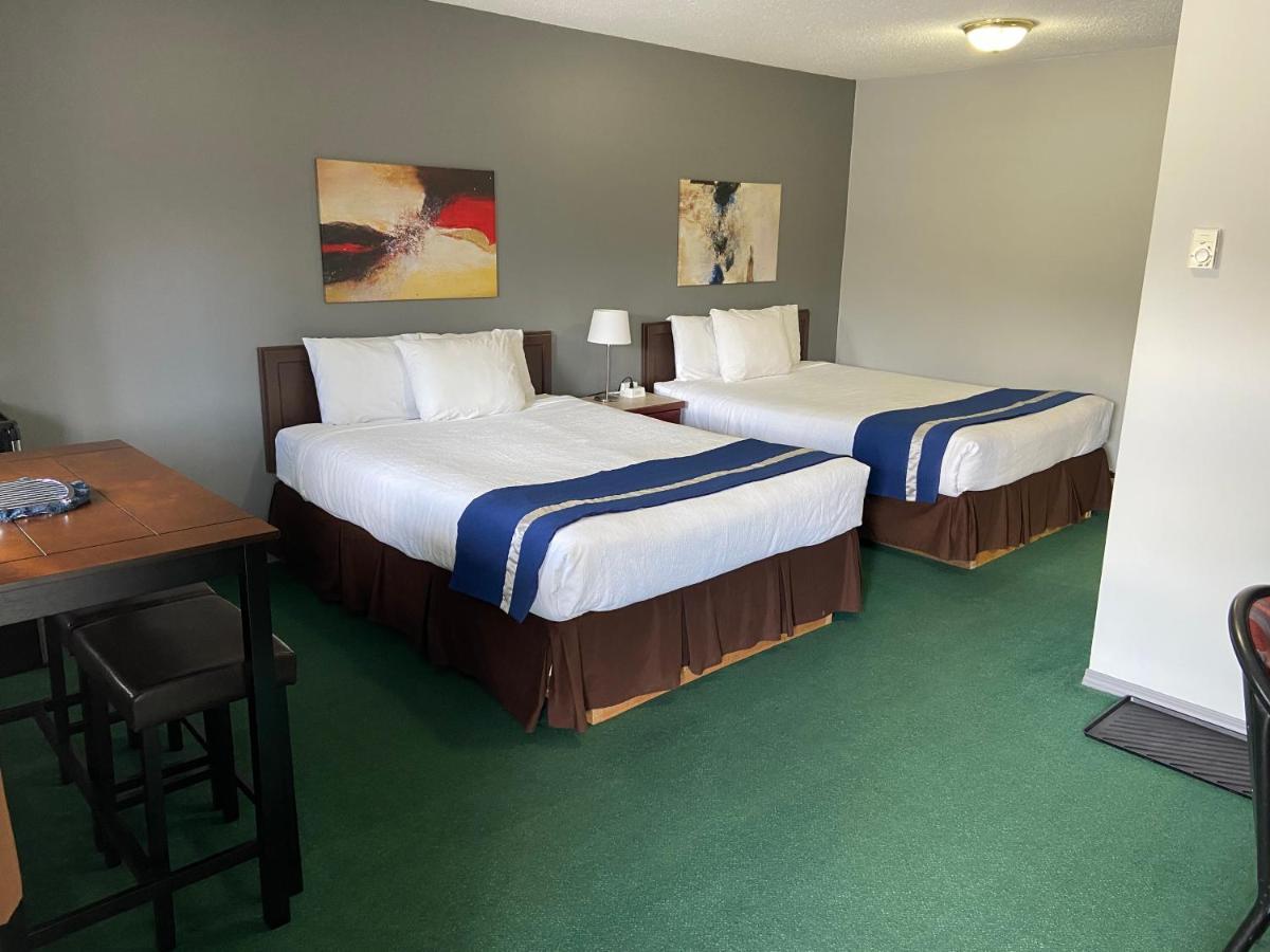 Monashee Lodge Ревелсток Экстерьер фото